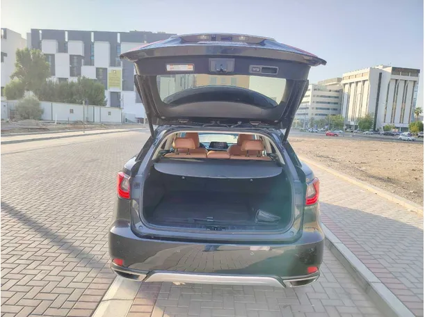 Car image 28