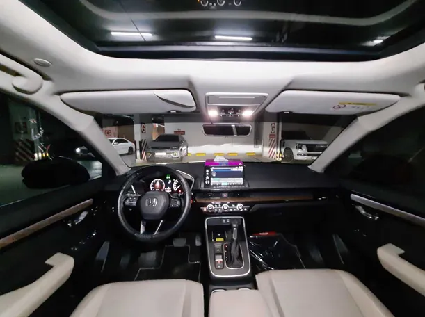 Car image 14