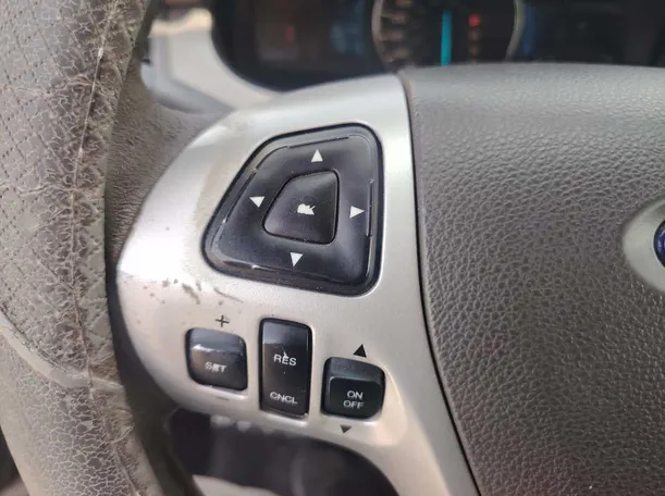 Car image 37