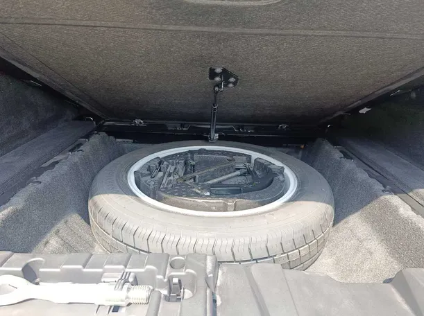 Car image 39