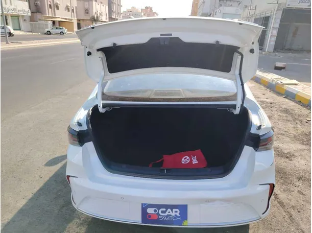 Car image 36