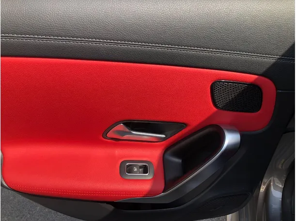 Car image 13