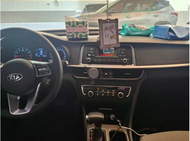 Car image 16