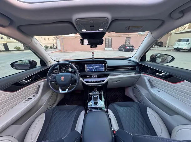 Car image 14
