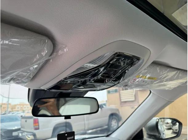 Car image 23