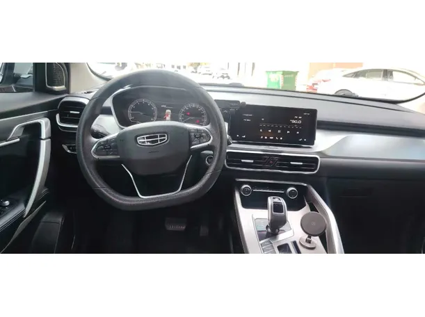 Car image 18