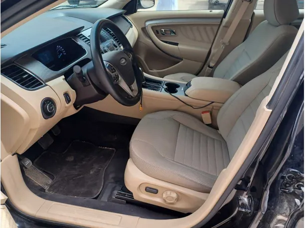 Car image 11