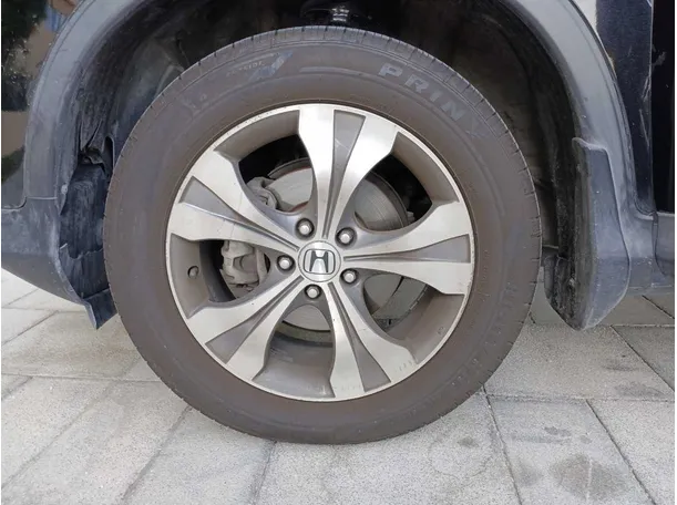 Car image 9