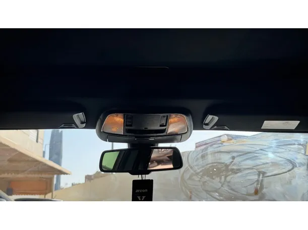 Car image 23