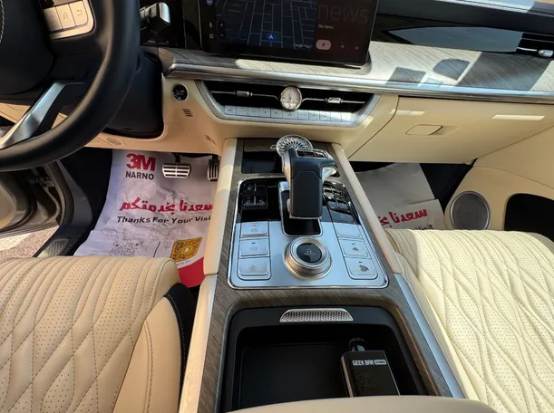 Car image 16