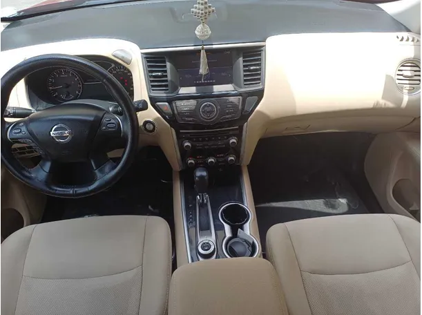 Car image 16