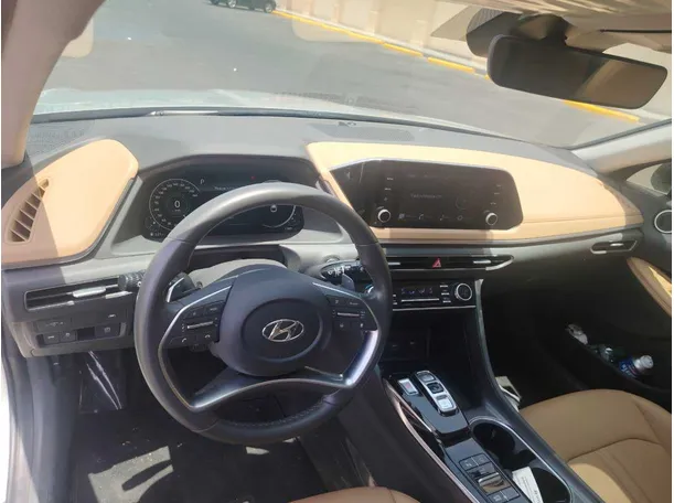 Car image 13