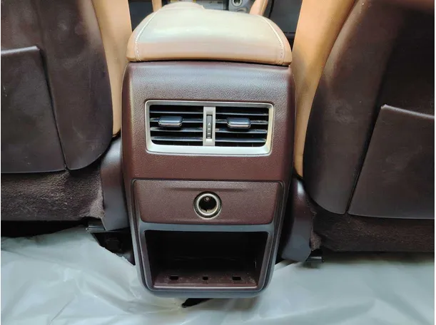 Car image 38