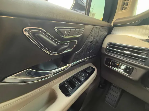 Car image 37