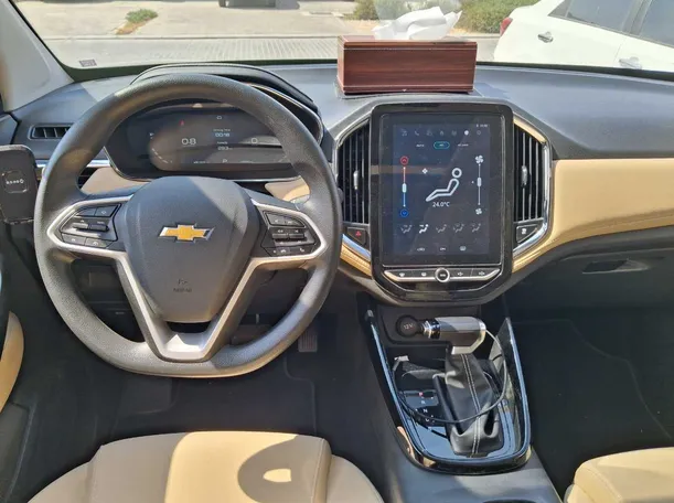 Car image 16