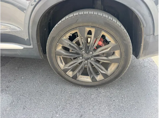 Car image 9