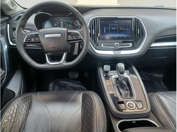 Car image 16