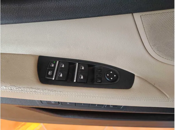 Car image 47