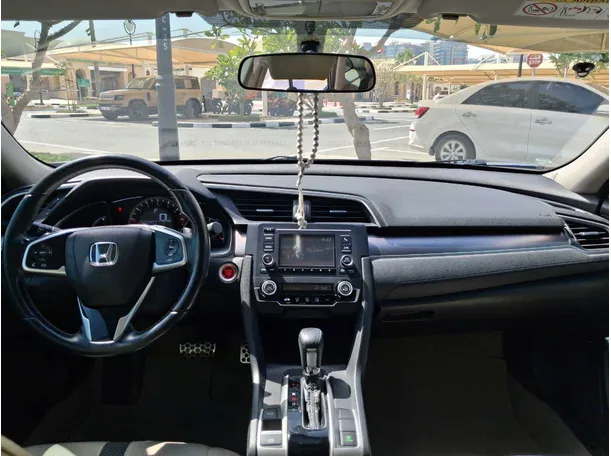 Car image 16