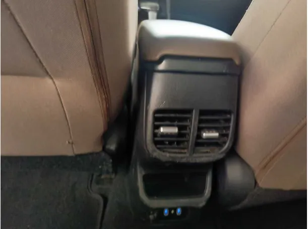 Car image 27