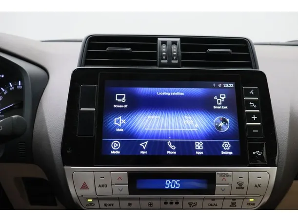 Car image 5