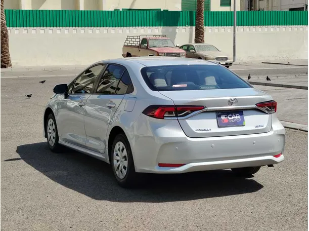 Car image 7
