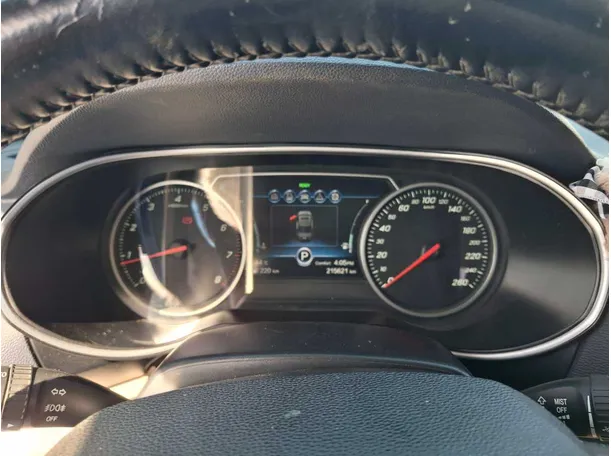 Car image 17