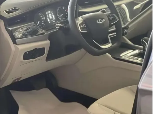 Car image 8