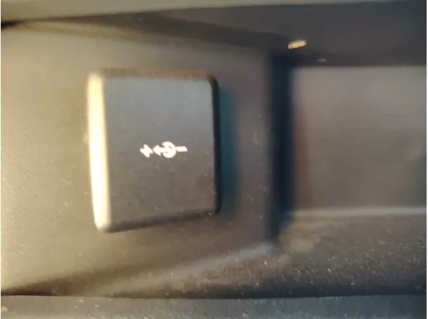 Car image 29