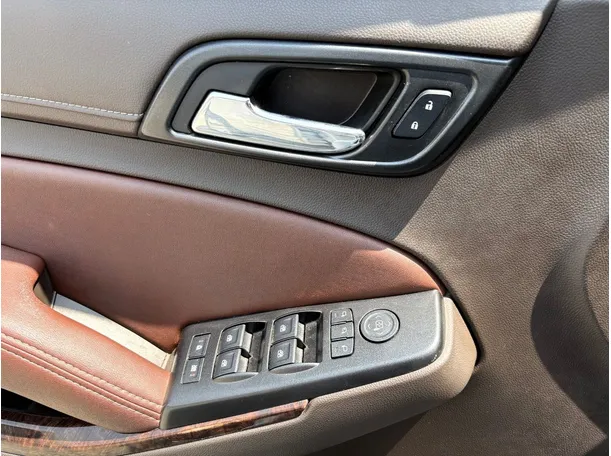 Car image 24