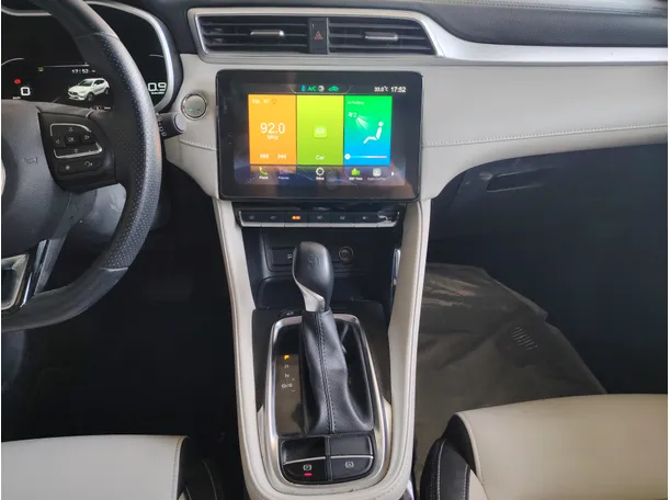 Car image 25