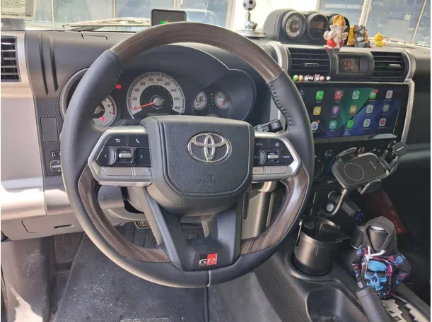 Car image 17