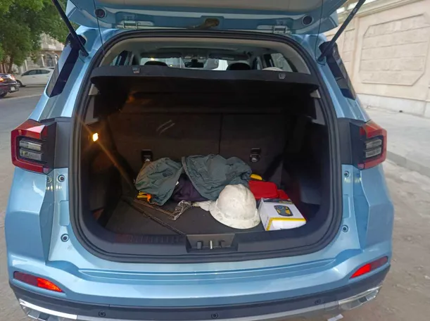 Car image 30