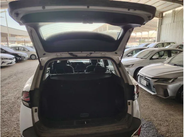 Car image 28