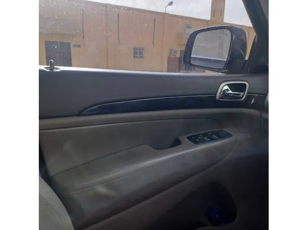 Car image 27