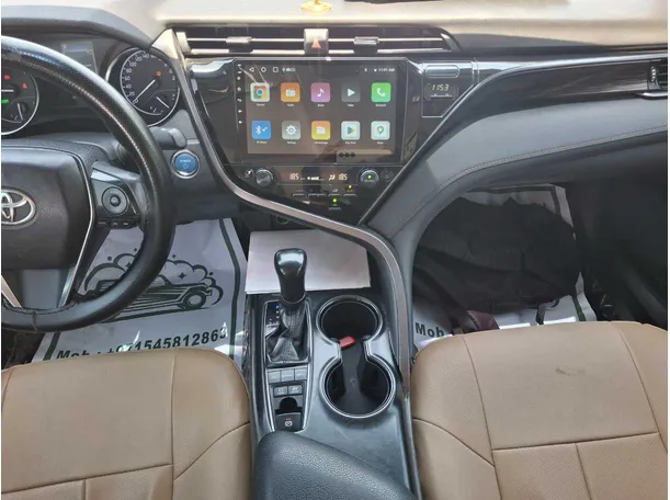 Car image 14