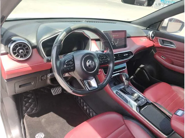 Car image 13