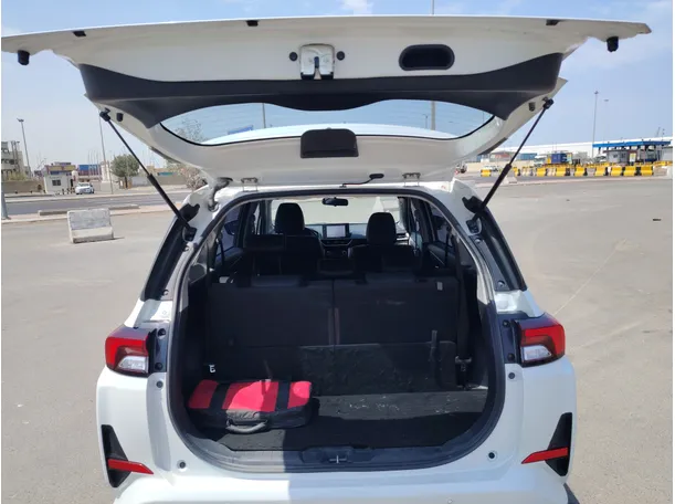 Car image 24
