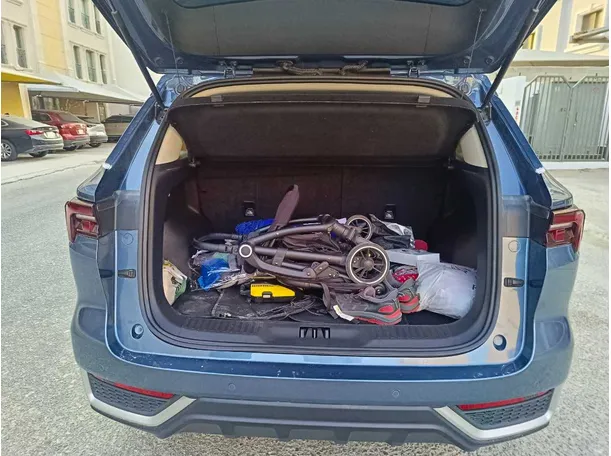 Car image 28