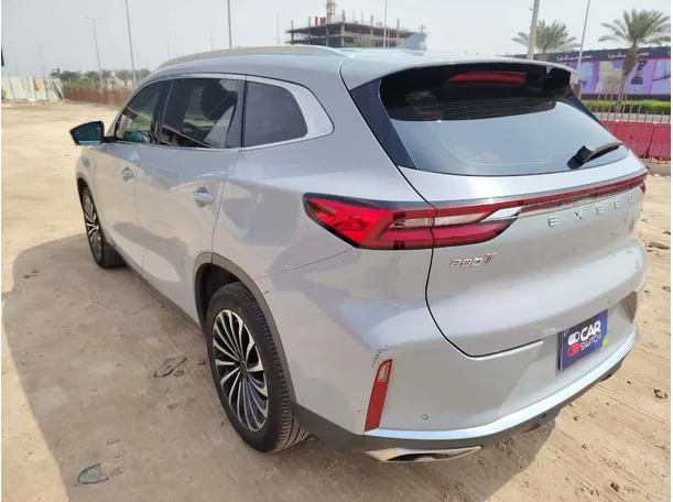 Car image 7