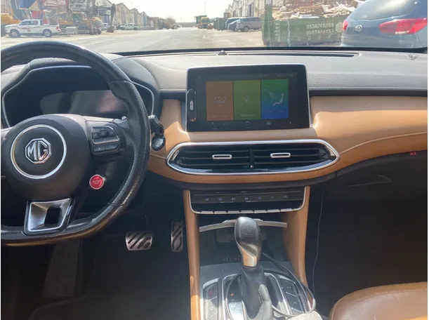 Car image 18