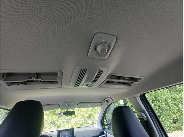 Car image 20