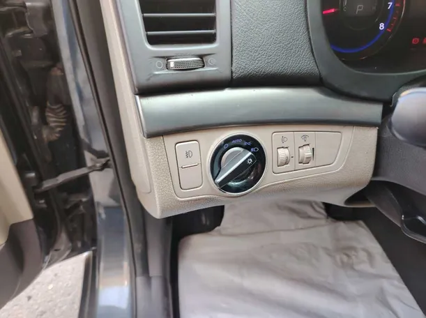 Car image 23