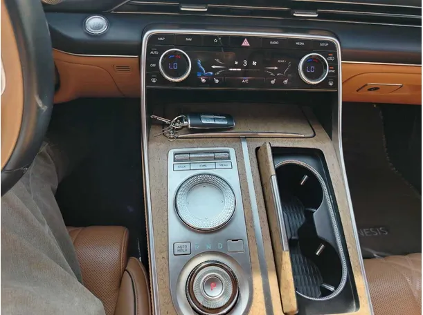 Car image 24