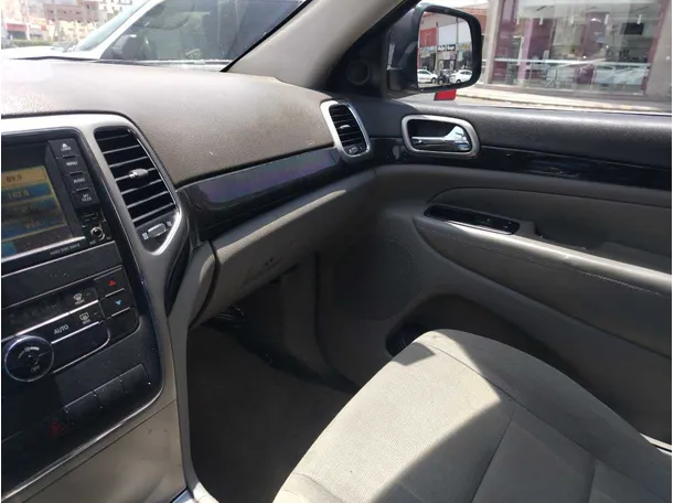 Car image 34