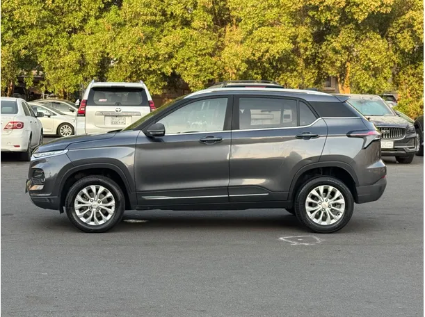 Car image 8