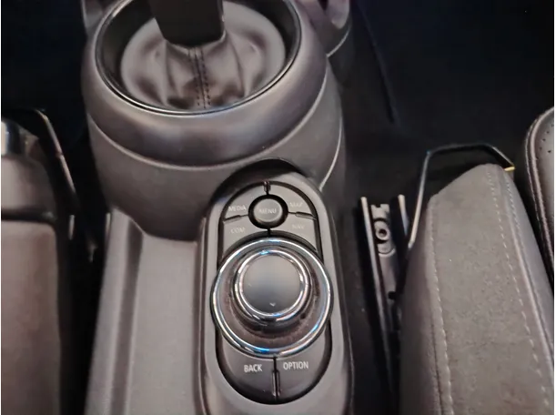 Car image 22