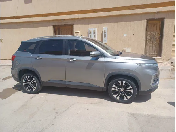 Car image 4