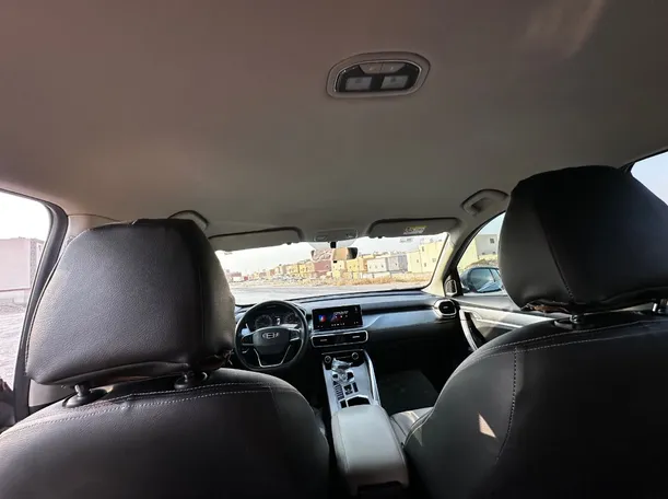 Car image 14