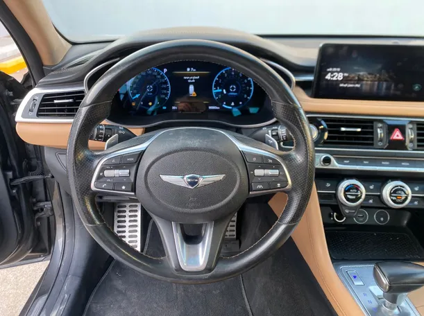 Car image 17